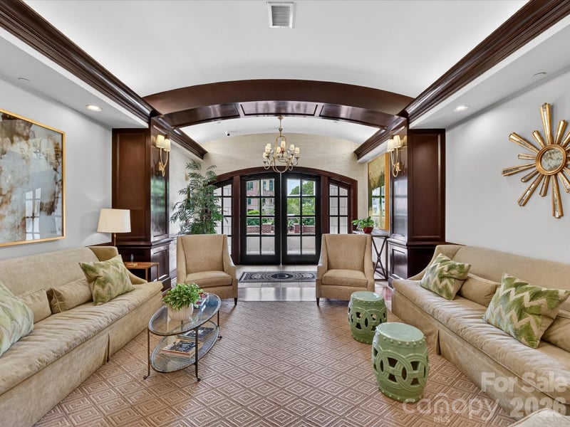 2223 Croydon Rd #302, Charlotte, NC 28207