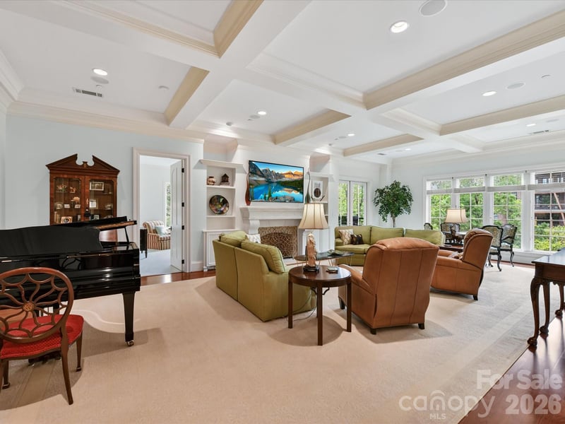 2223 Croydon Rd #302, Charlotte, NC 28207