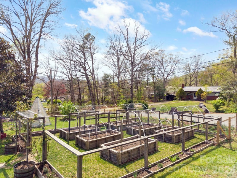 318 Stonewall Ave, Swannanoa, NC 28778