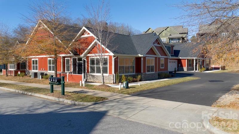 20 Brookstone Pl, Candler, NC 28715