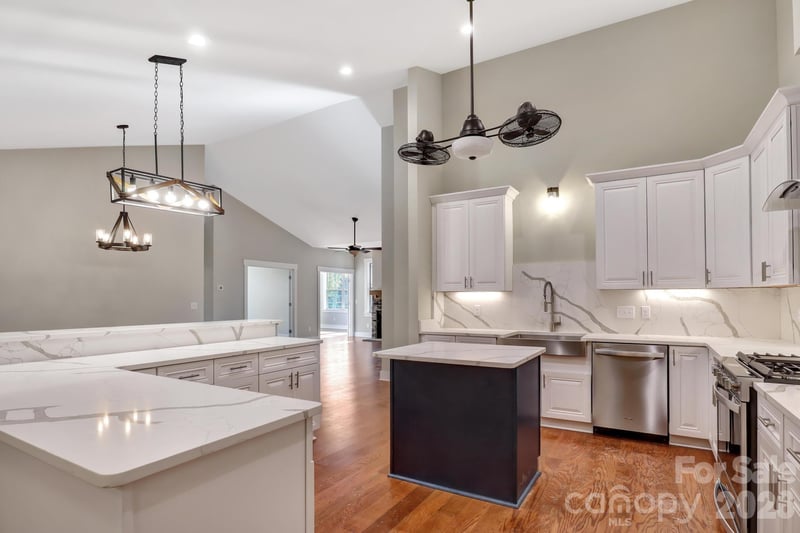 20 Brookstone Pl, Candler, NC 28715