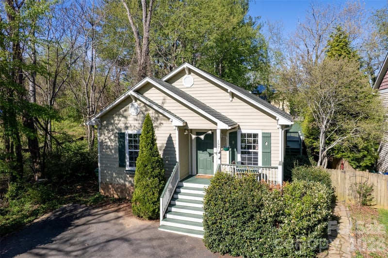 197 Deaver St, Asheville, NC 28806