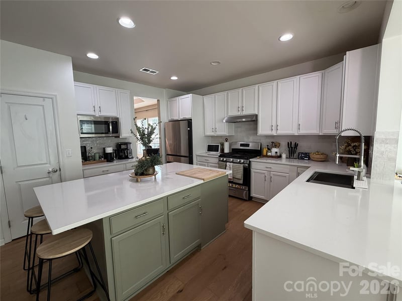 3665 English Garden Dr, Gastonia, NC 28056