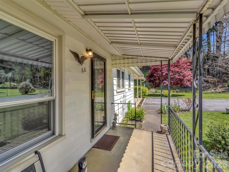 68 Skyview Dr, Waynesville, NC 28786