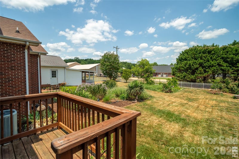 5146 Olde School Dr, Hickory, NC 28602