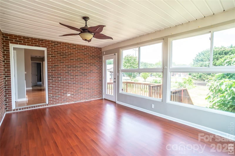 5146 Olde School Dr, Hickory, NC 28602