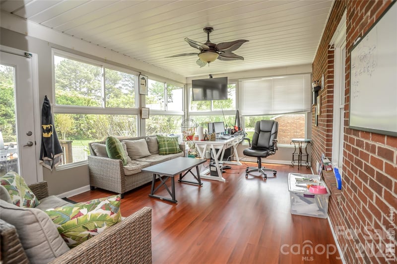 5146 Olde School Dr, Hickory, NC 28602