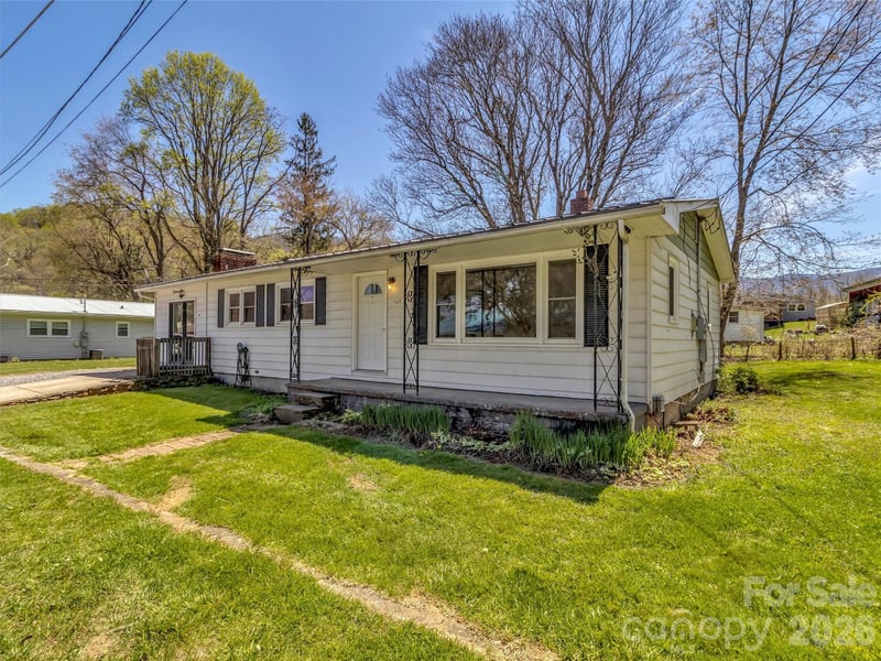 61 Indian Trail Loop, Waynesville, NC 28786