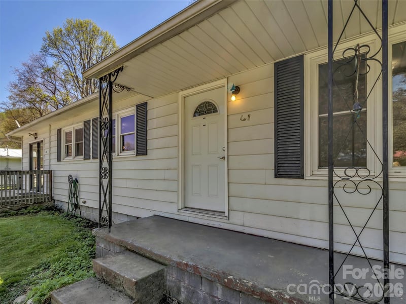 61 Indian Trail Loop, Waynesville, NC 28786