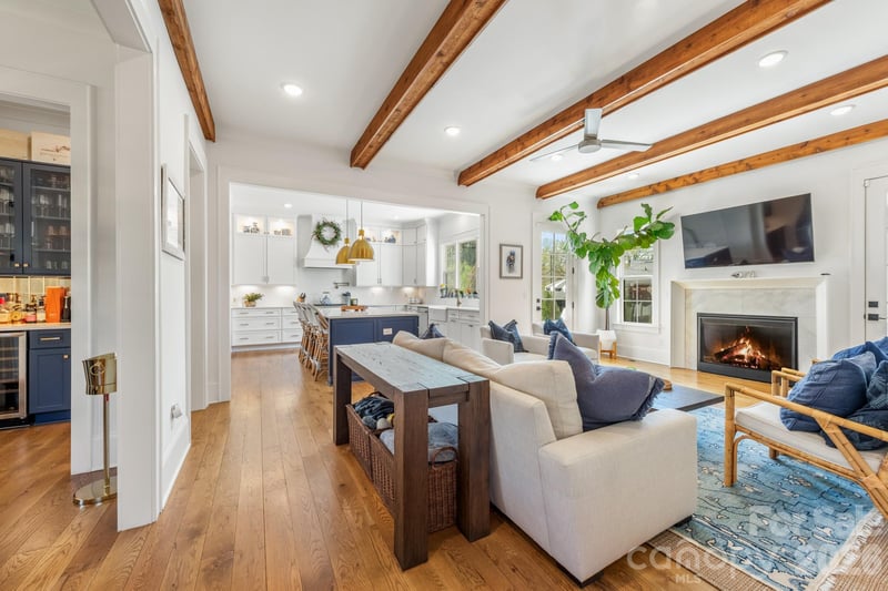511 Lorna St, Charlotte, NC 28205