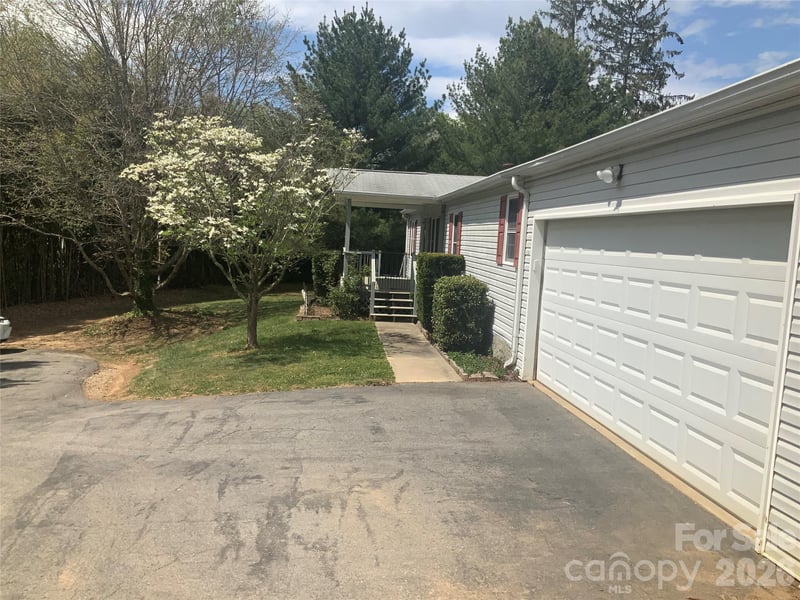 47 Eve Dr, Asheville, NC 28806