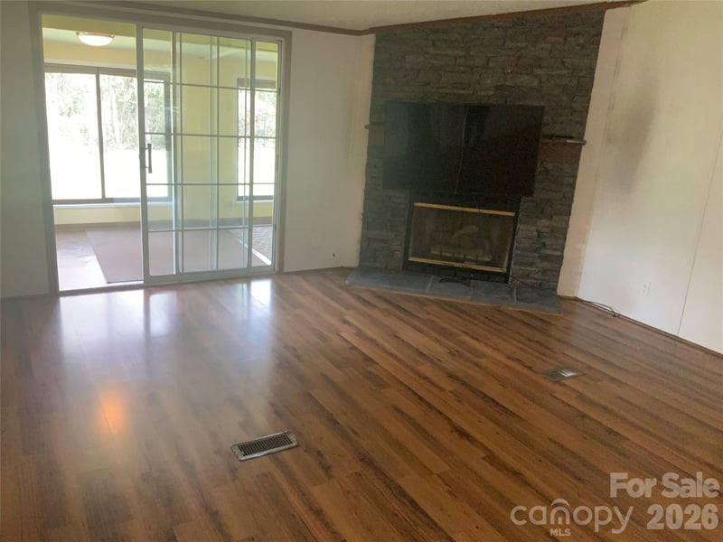 47 Eve Dr, Asheville, NC 28806