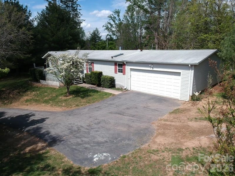 47 Eve Dr, Asheville, NC 28806