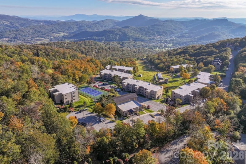 101 Sugar Ski Dr #112, Banner Elk, NC 28604