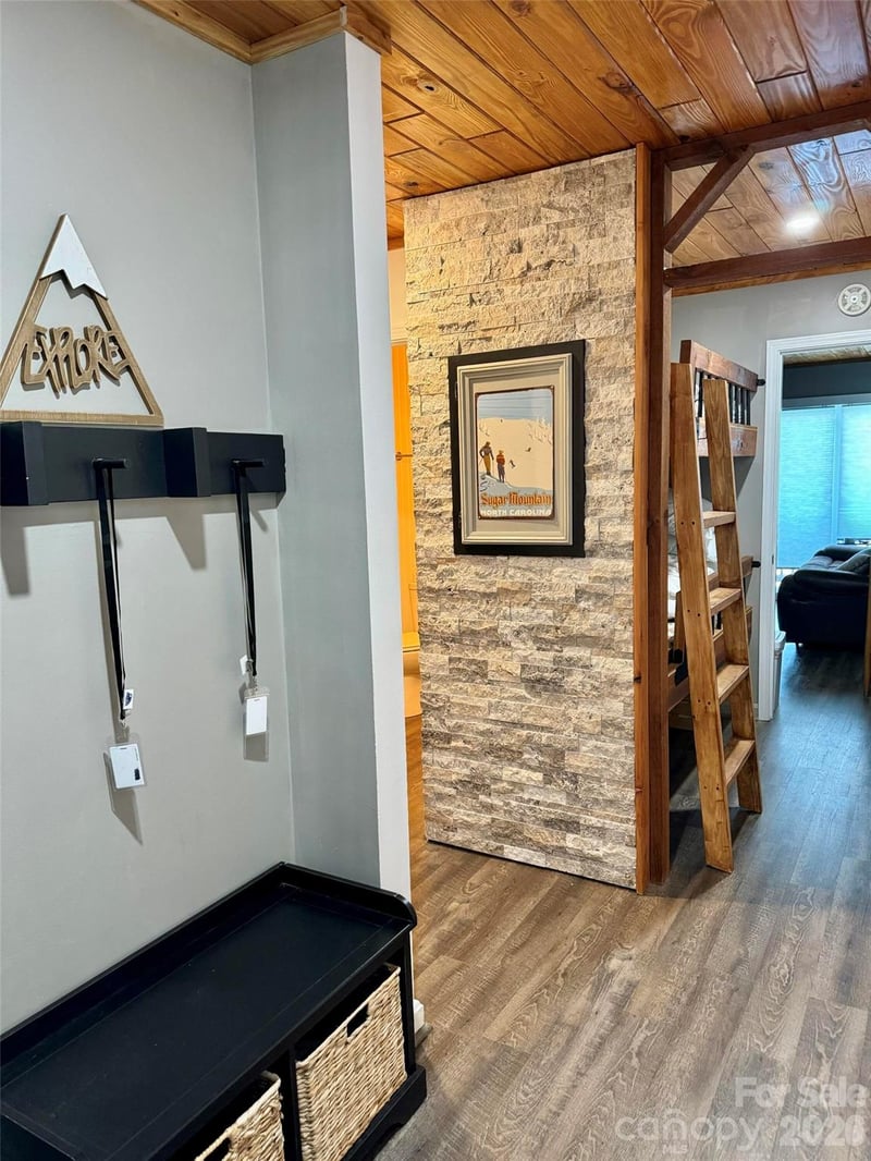 101 Sugar Ski Dr #112, Banner Elk, NC 28604