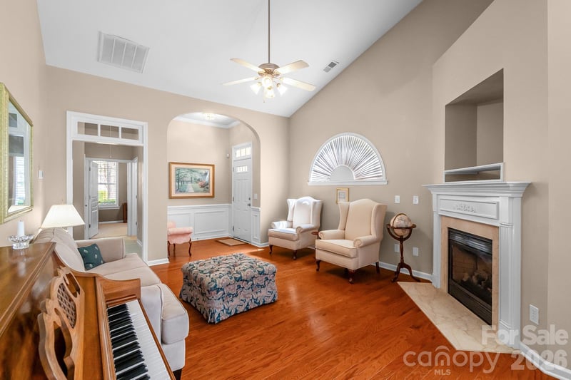 8339 Brookings Dr, Charlotte, NC 28269