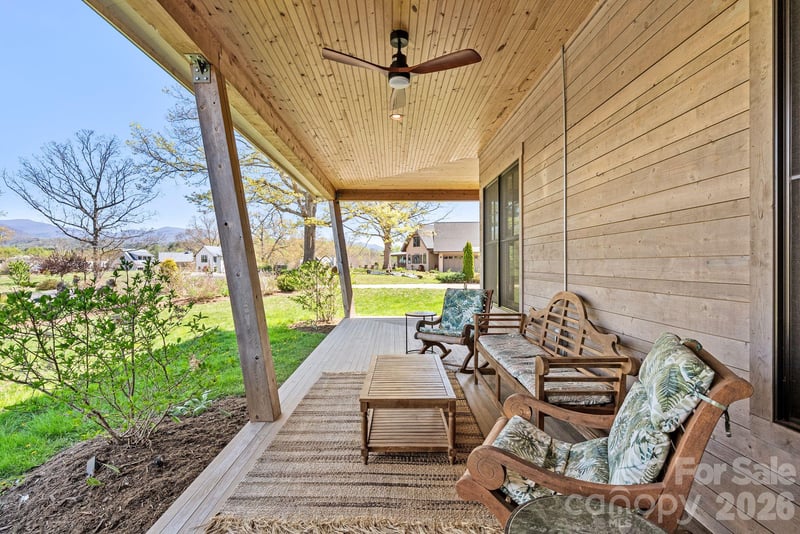 18 Majestic Oak Cir, Asheville, NC 28805