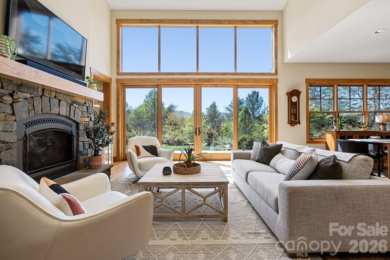 18 Majestic Oak Cir, Asheville, NC 28805