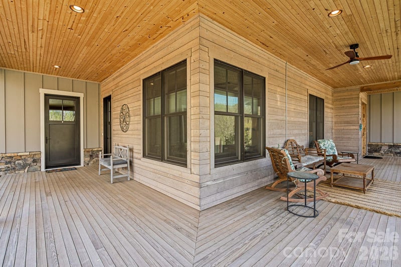 18 Majestic Oak Cir, Asheville, NC 28805