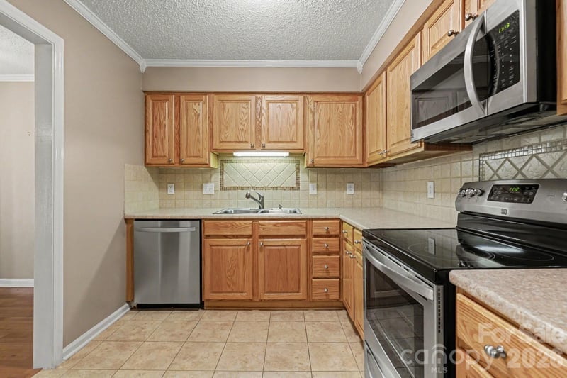 1051 Churchill Downs Ct #B, Charlotte, NC 28211