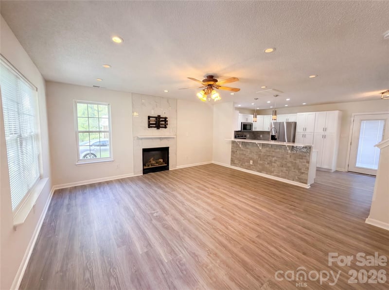 6032 Briggs Dr, Charlotte, NC 28269