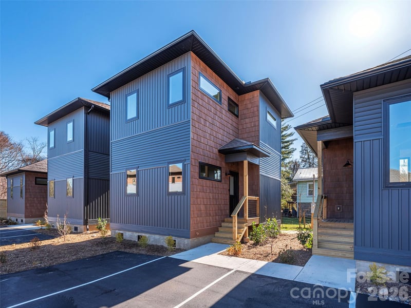 12 Leap Frog Pk, Waynesville, NC 28786