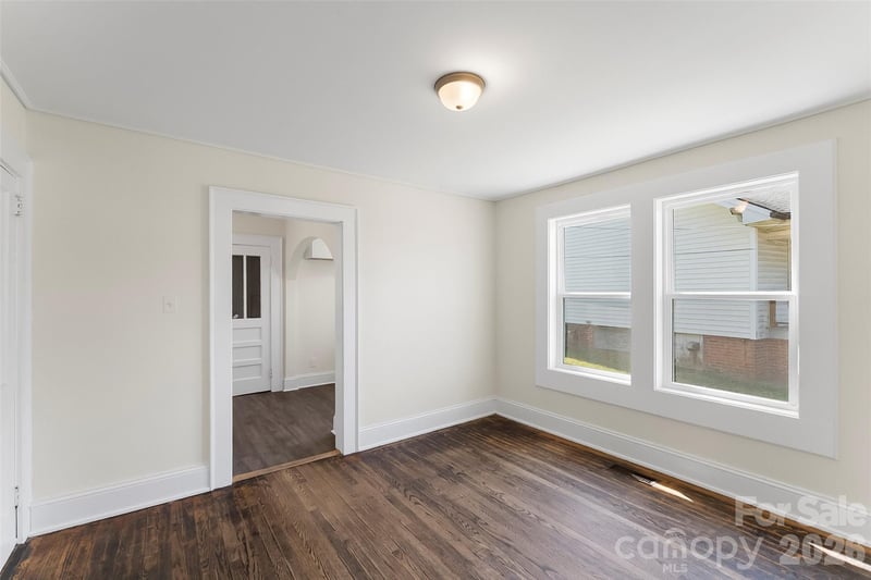 608 Concord St, Morganton, NC 28655