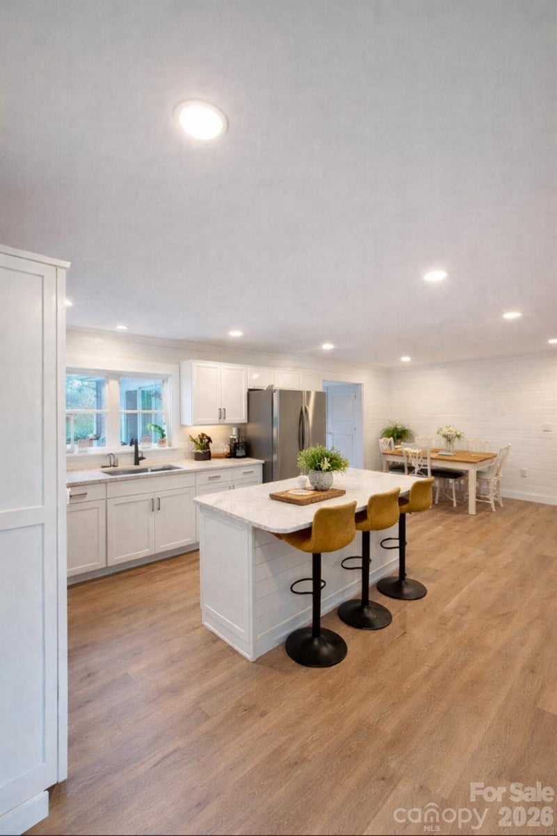 421 Kingfield Dr, Concord, NC 28027