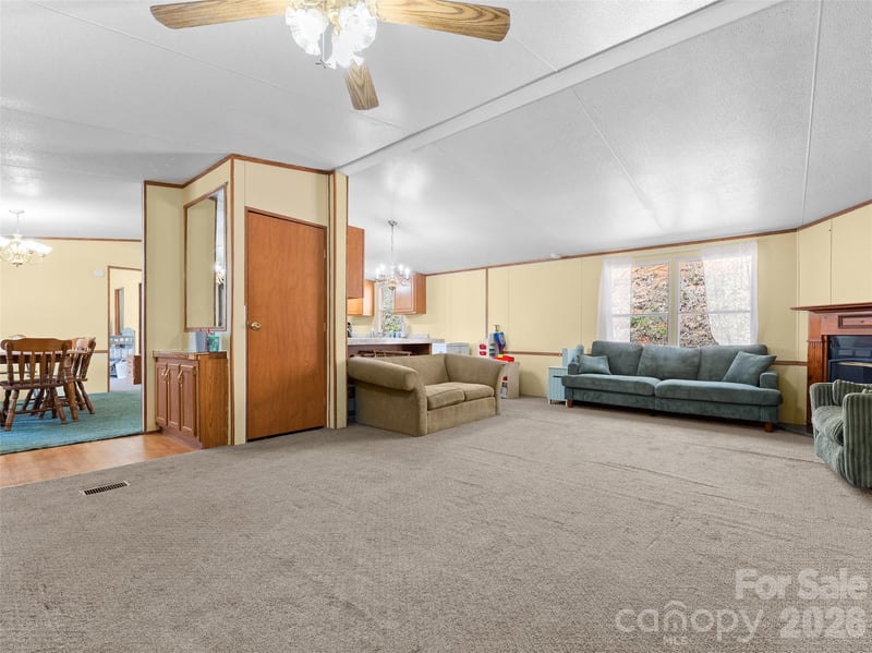 301 Matthew Ln, Canton, NC 28716