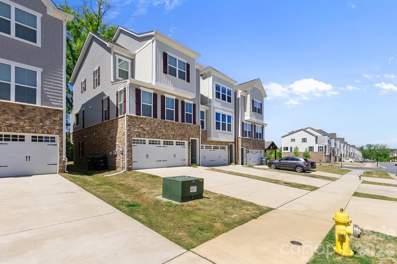 9866 Oaklawn Blvd, Huntersville, NC 28078