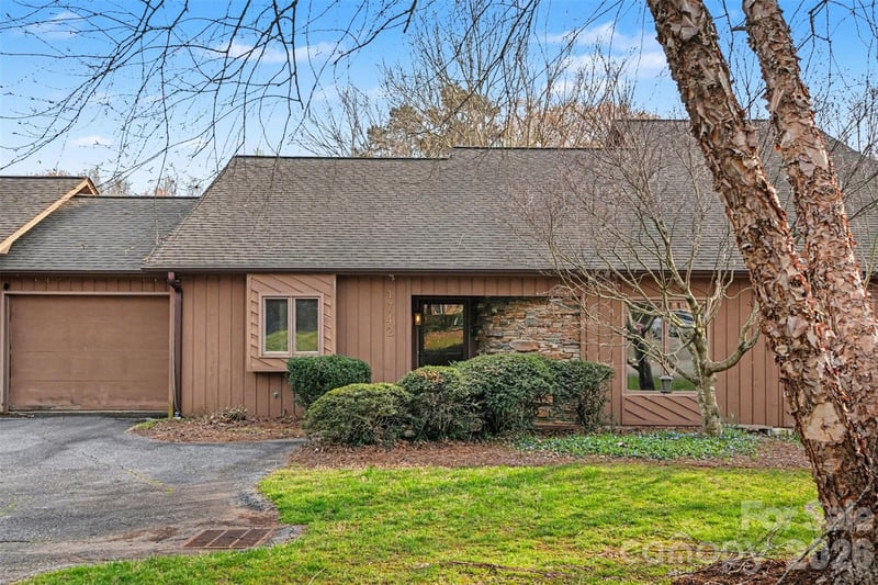 1742 12th St, Hickory, NC 28601