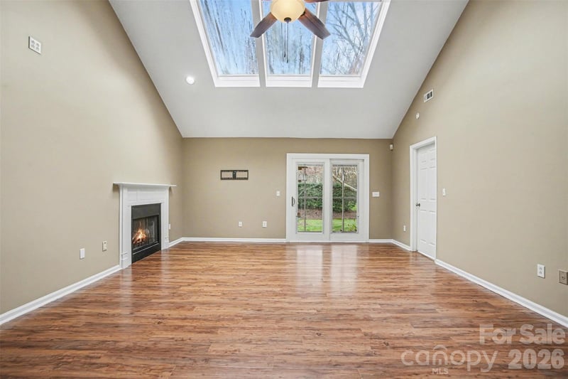 1742 12th St, Hickory, NC 28601