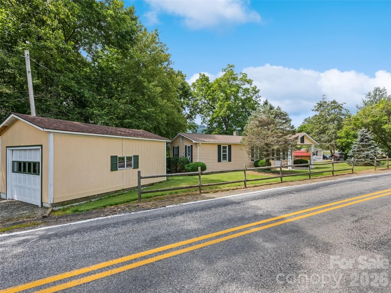 1714 Iron Duff Rd, Waynesville, NC 28785