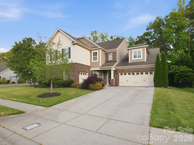 14703 Brannock Hills Dr, Charlotte, NC 28278