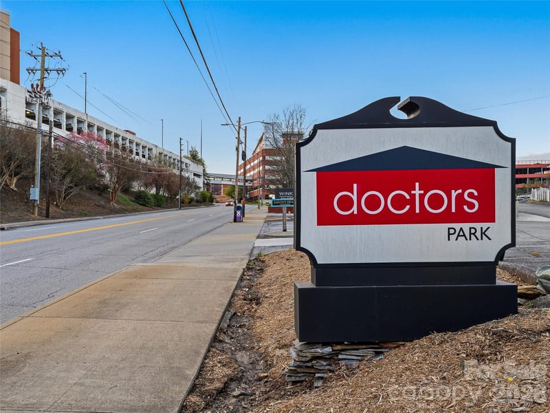 5 Doctors Pk #H2, Asheville, NC 28801