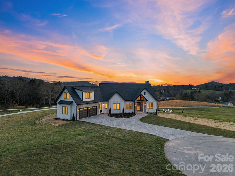 133 Golden Pasture Dr, Fletcher, NC 28732