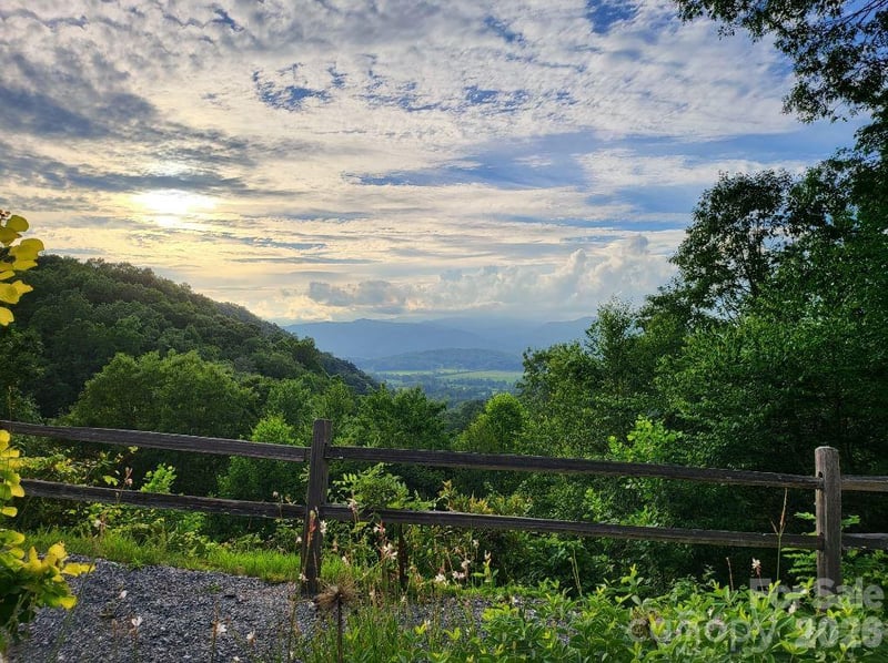 283 Tinequa Dr, Brevard, NC 28712