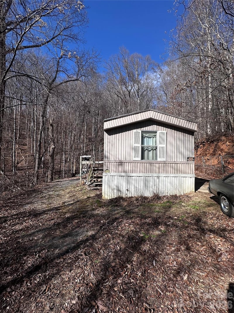 224 Riddle Rd, Swannanoa, NC 28778