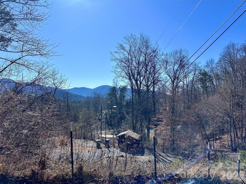 224 Riddle Rd, Swannanoa, NC 28778
