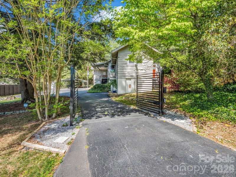 110 Chariton Ave, Hendersonville, NC 28739