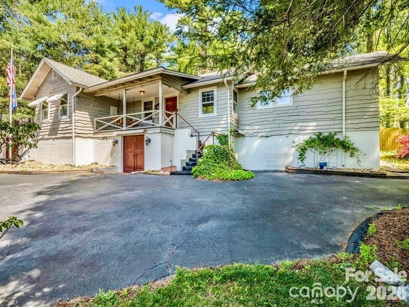 110 Chariton Ave, Hendersonville, NC 28739