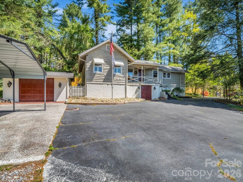 110 Chariton Ave, Hendersonville, NC 28739