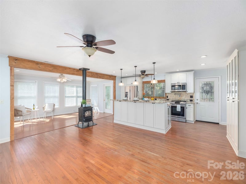55 Round Top Rd, Waynesville, NC 28785