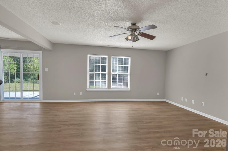 128 Longlea Dr, Clover, SC 29710