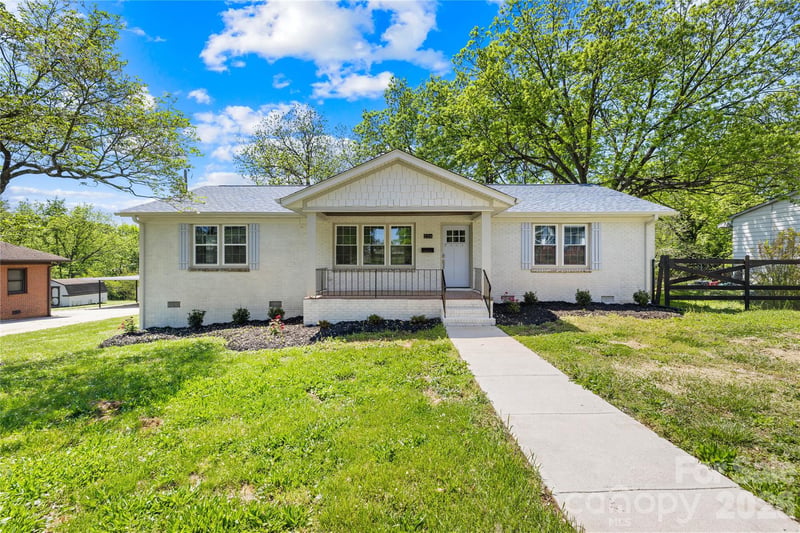 226 Planetree Dr, Belmont, NC 28012