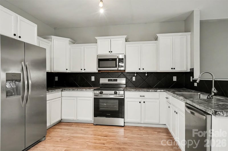 532 Sansberry Dr, York, SC 29745