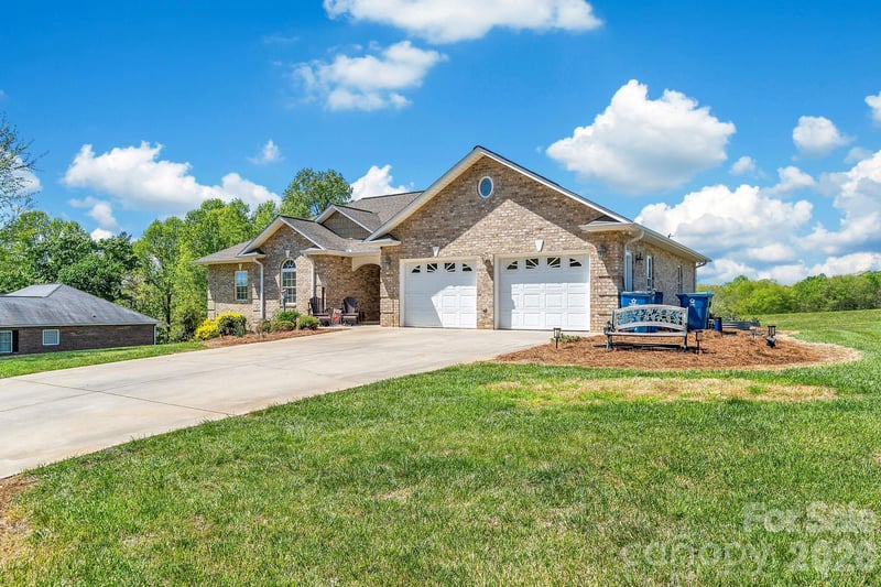 5507 Land Harbour Dr, Granite Falls, NC 28630