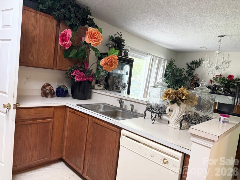 4046 Fairmeadow Dr, Lancaster, SC 29720