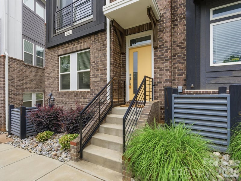 606 West End Dr, Charlotte, NC 28208