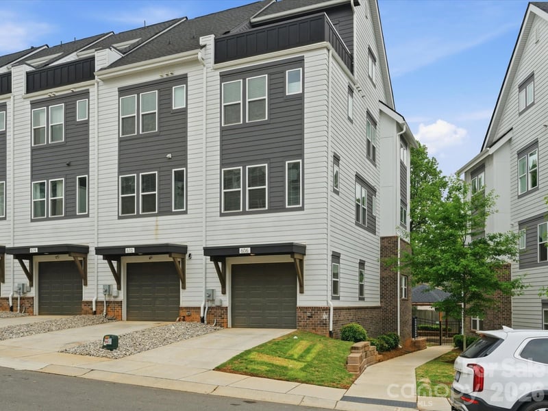 606 West End Dr, Charlotte, NC 28208